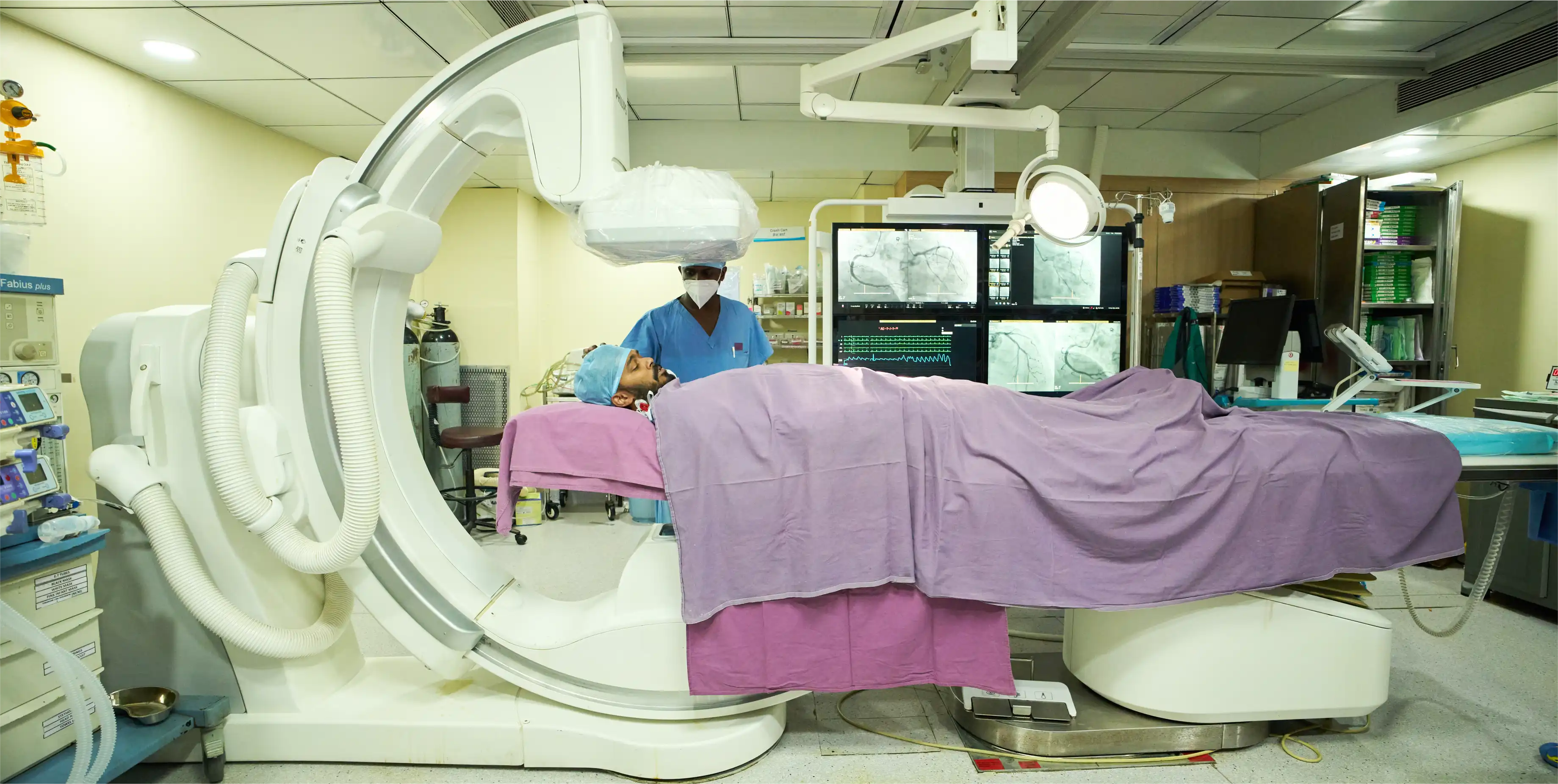 What is a Hybrid Cath Lab and why is it safer for heart patients?
